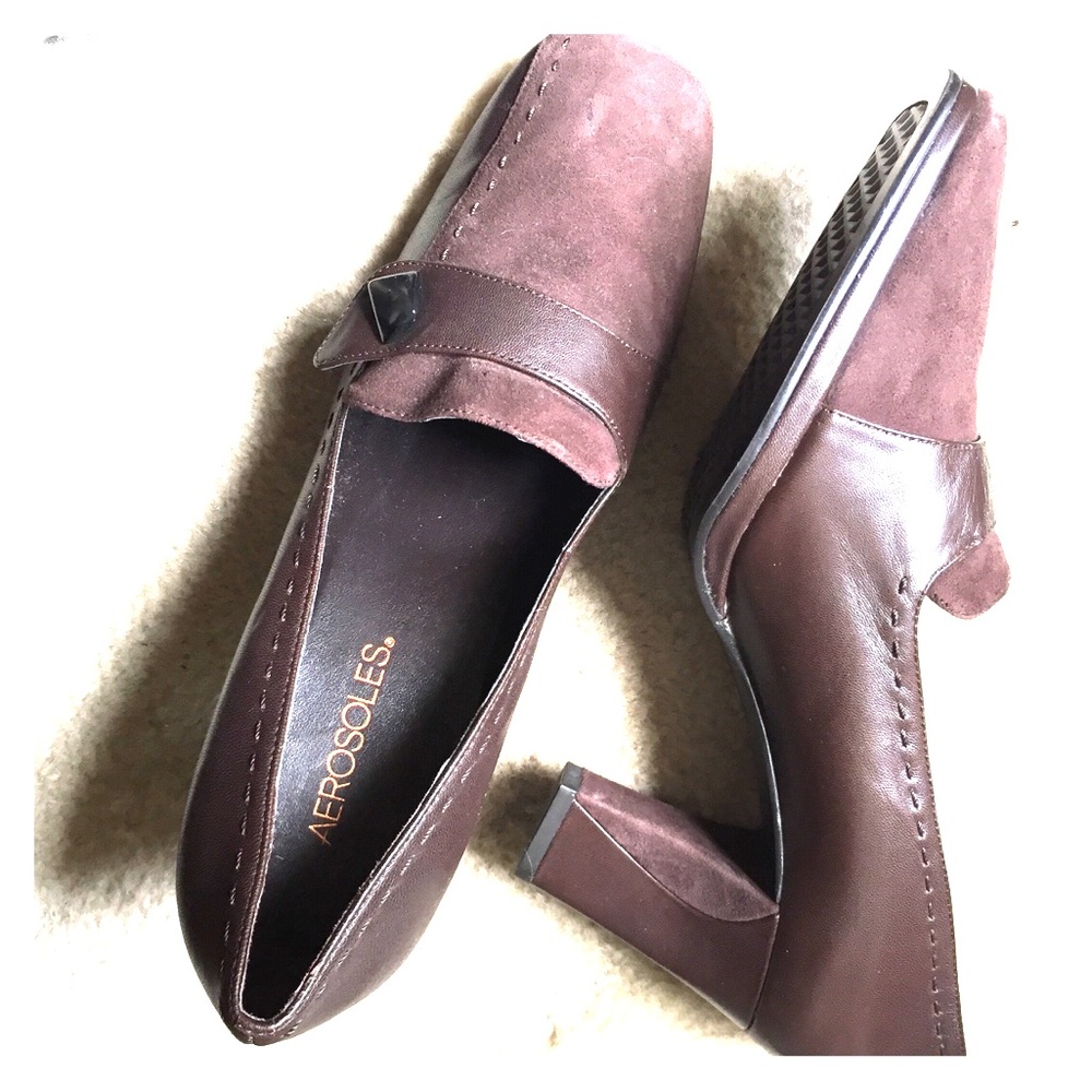 Aerosoles Women’s brown heels.
